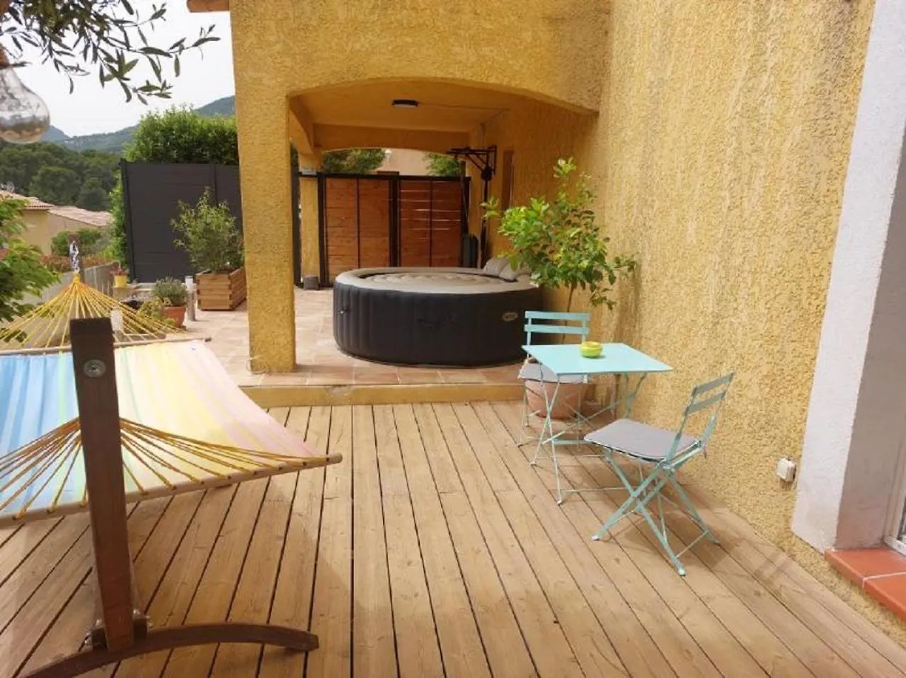 Homestay Chambre Independante Avec Terrasse Privative Le Revest-le-Eaux France