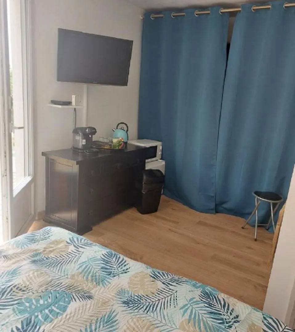 Homestay Chambre Independante Avec Terrasse Privative Le Revest-le-Eaux